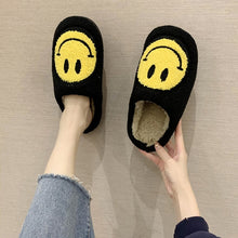 Load image into Gallery viewer, Smiley Face Slippers
